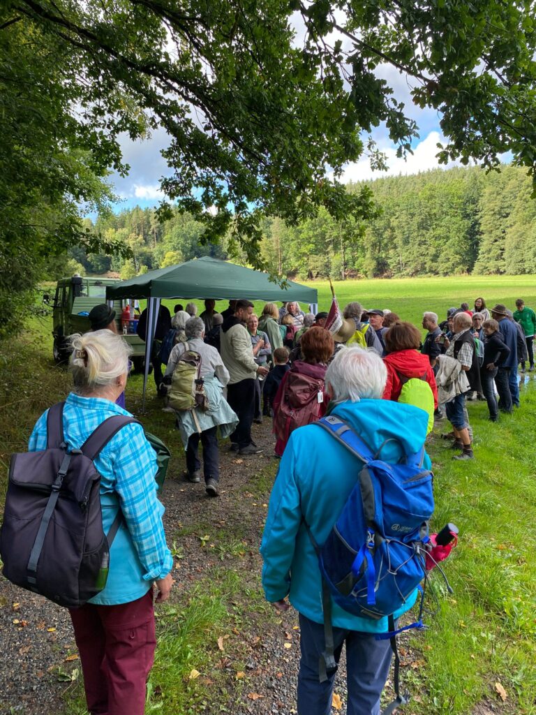 Kurze Rast mit Erfrischungen